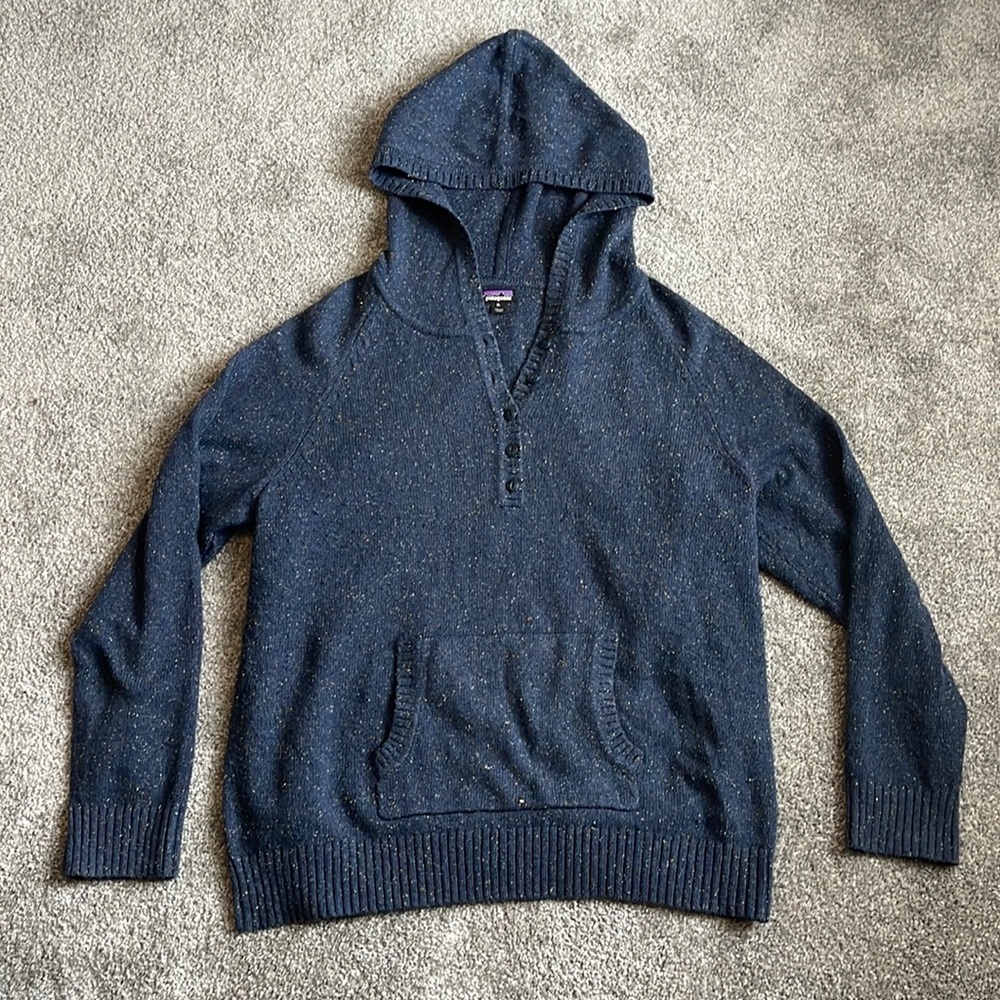 Women’s XL Patagonia hoodie sweater